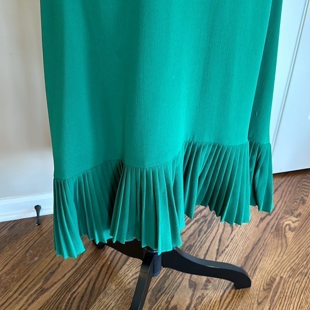 Kensie halter tank dress with pleated hem. Size 2. Kelly green - Picture 3 of 11